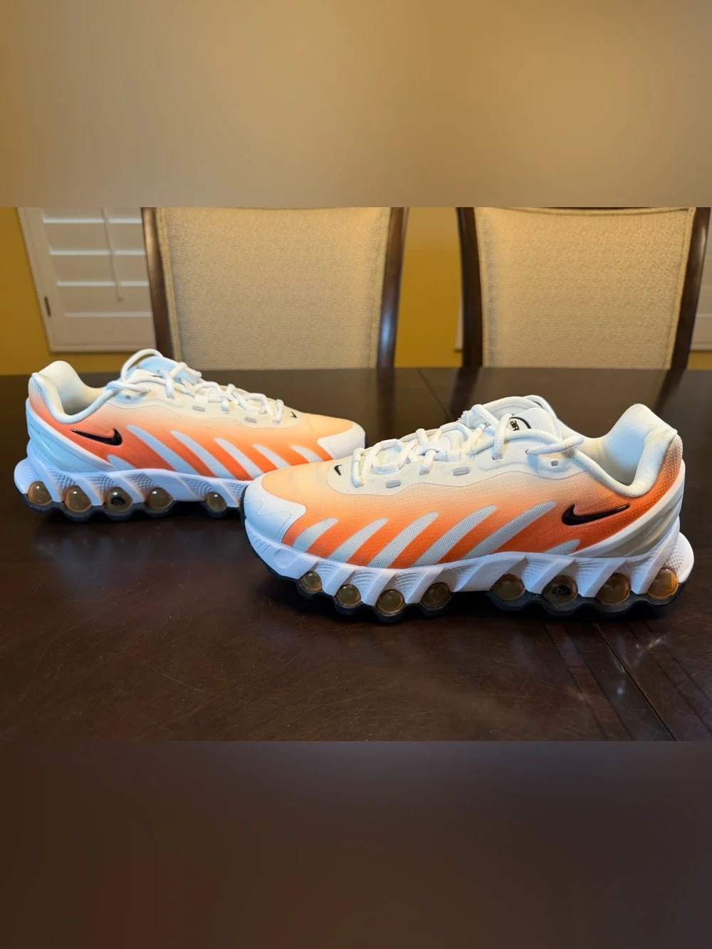 New Nike Air Max DN8 Orange White Sneaker Shoes Size US 6.5Y